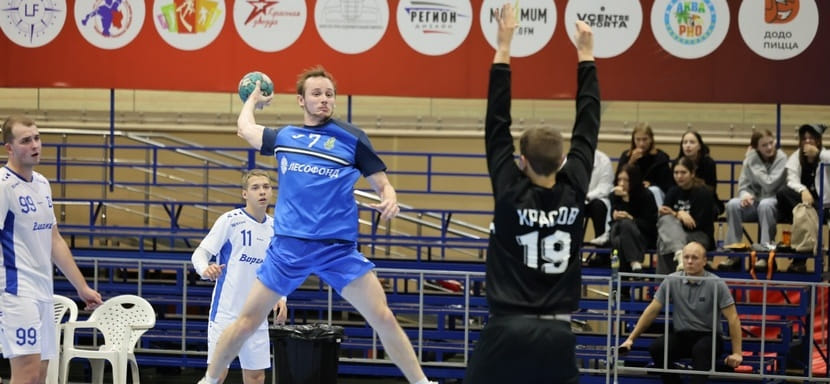 В высшей лиге состоялась одна игра: омский "Скиф" вновь добился успеха в игре с командой "Воронеж-Юниор"