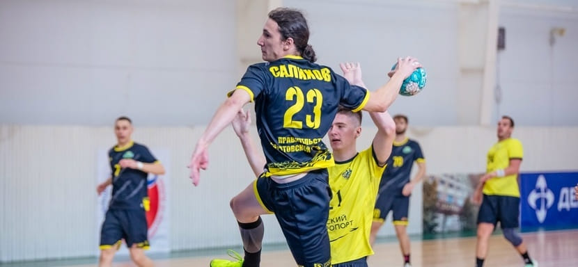 Разыгрывающий саратовских "аграриев" Валентин Салихов продолжит карьеру в уфимском "Акбузате"