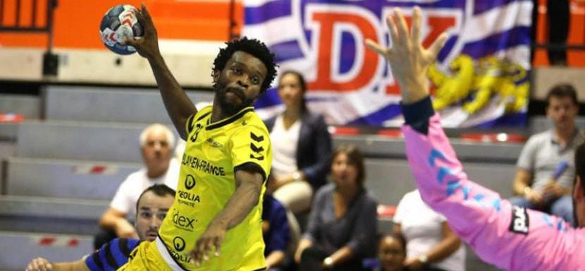 Франция. 34-летний левый крайний Арно Бинго досрочно расторг контракт с "Трамбле" (Д2)