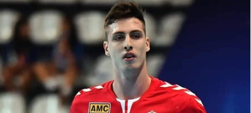 Польша. Сербский правый полусредний румынского "Байя-Маре" Никола Иванович летом пополнит состав "Гурника"