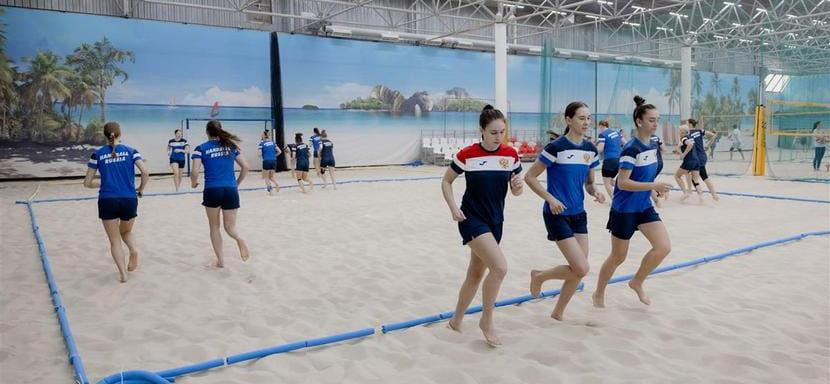 В ближайшие выходные станут известны победители мужского и женского Кубка России по пляжному гандболу