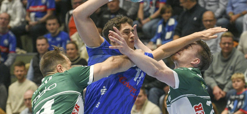 Бундеслига. 4 мяча Азата Валиуллина не уберегли "Гамбург" от минимального гостевого поражения в матче с "Бергишем"