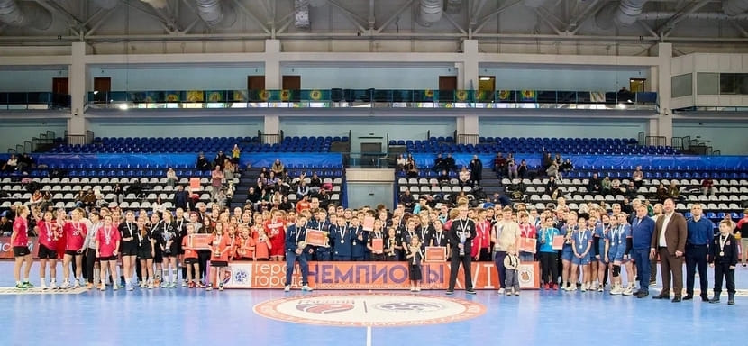 Определены победители и лучшие игроки 16-го любительского турнира "Герои города"