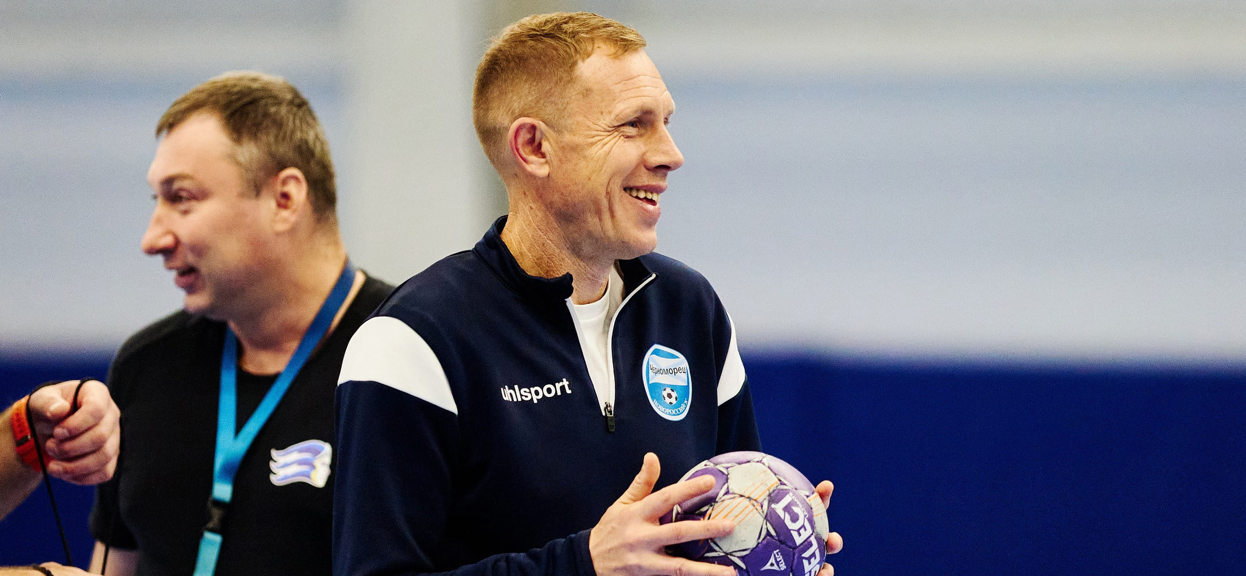 Главный тренер "Черноморца" Олег Василенко: "Мне кажется, девочки из сборной Трефилова тоже могли бы сыграть самих себя. Чем они хуже баскетболисток?"