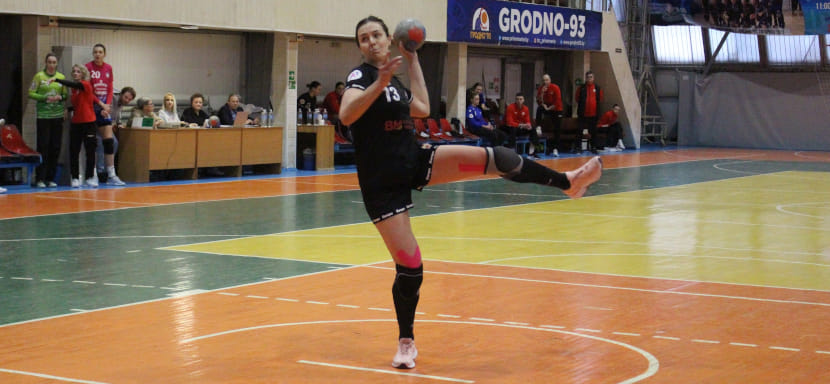 33-летняя правая полусредняя Наталия Даньшина продолжит выступать за "Городничанку"