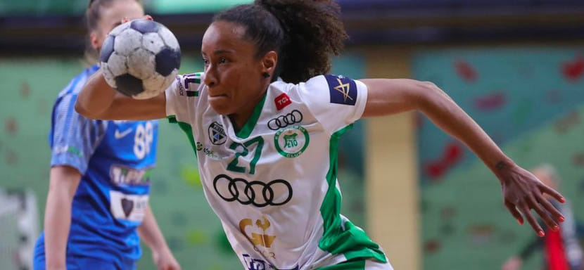 Лига чемпионов. Левая полусредняя "Дьёра" Эстель Нзе-Минко — автор лучшего гола по итогам матчей пятого тура (ВИДЕО)