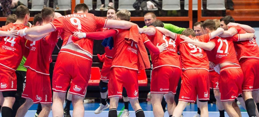 Словакия. В первом финальном матче чемпионата страны "Татран" Касаткина и Царапкина проиграл "Поважской Быстрице"