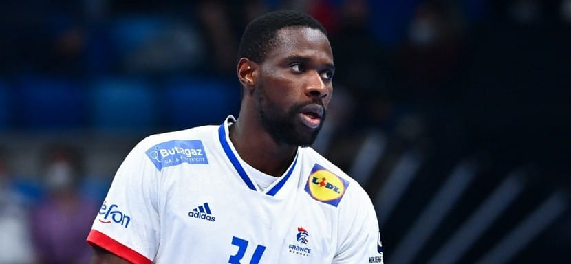 ЧЕ-2022. Замена в сборной Франции: оборонительный специалист Карл Конан отправлен на карантин, в команду вызван линейный Тео Монар