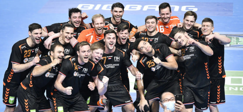 ЧЕ-2022. Результативный бросок Кая Смитса принес сборной Нидерландов победу над командой Польши в матче отборочной группы 5