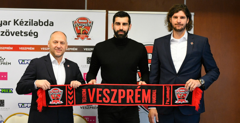 Венгрия. Испанский голкипер "ПСЖ" Родриго Корралес со следующего сезона будет играть за "Веспрем". Еще три игрока продлили контракты