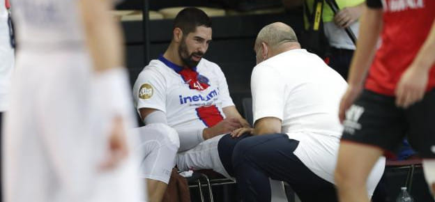 Франция. Никола Карабатич после операции на колене провел в больнице десять дней. Были осложнения