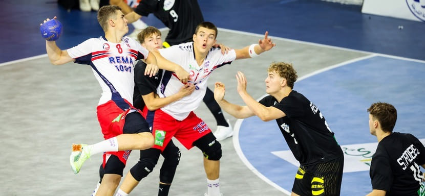 Сегодня на юношеском (U-19) чемпионате мира в Каире определятся полуфиналисты турнира