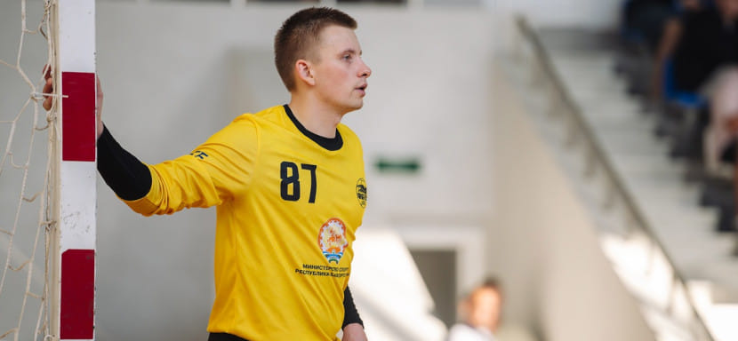 Вратарь Александр Попов, в прошлом сезоне выступавший за "Акбузат", вернулся после аренды в состав "Пермских медведей"