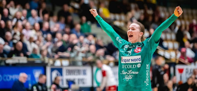 Дания. Линейная Сара Хальд и голкипер Матильда Юнкер продлили контракты с "Виборгом"