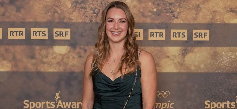 Плеймейкер Керстин Кюндиг заняла третье место в номинации "Лучший игрок Швейцарии", уступив лишь звёздным Роману Йози и Граниту Джаке