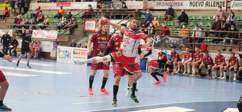 Испания. "Нава" Дмитрия Потоцкого на выезде сломила сопротивление замыкающей турнирную таблицу "Вильи де Аранды"