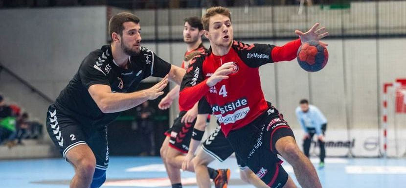 Швейцария. "Новичок года" 19-летний Нико Эггиманн продлил контракт с "Берном" до 2024 года