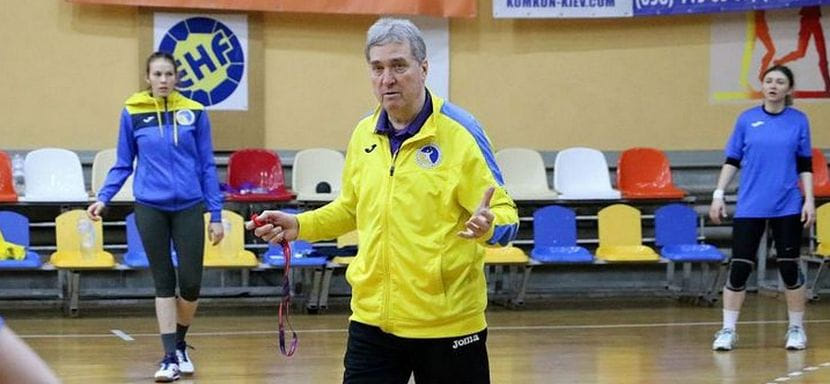 ЧМ-2021. Наставник украинок Борис Чижов: "Шведки очень жестко играют в защите. Будем моделировать и пробовать сопротивляться"