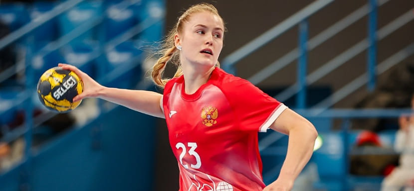 Серебряный призёр Олимпийских игр в Токио Елена Михайличенко возобновляет карьеру. Левая полусредняя будет играть за ЦСКА