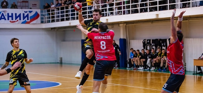 Olimpbet Суперлига. Артём Пономарёв: "Расставаться всегда грустно. Но изменения станут новыми импульсами в моём развитии и саратовского клуба"