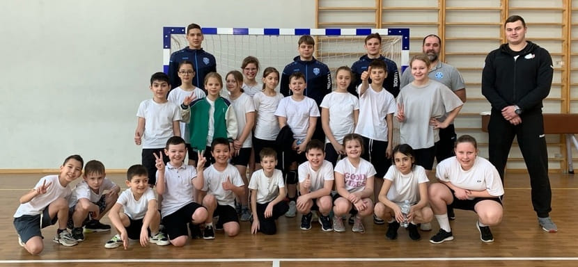 Россия. Представители астраханского "Динамо" провели мастер-класс в одном из лицеев города