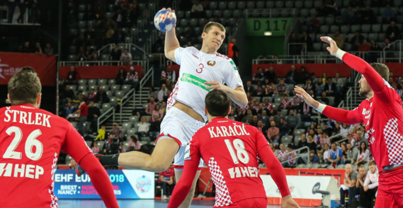 Владислав Кулеш о своей травме: "Играли на разминке в футбол. В обычном эпизоде я наступил на мяч — и почувствовал дикую боль"