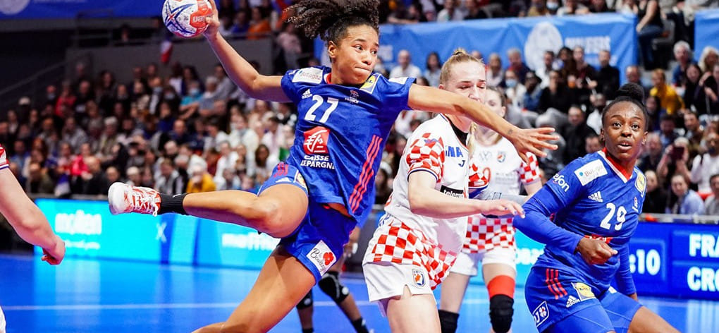 Венгрия. Француженка Эстель Нзе-Минко осталась в "Дьёре" на четвертый сезон после беседы с новым главным тренером Ульриком Киркелю