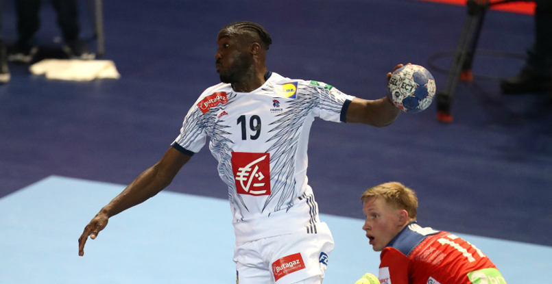 Сергей Онуфриенко: "Люк Абало очень хорошо рисует. Даже когда "ПСЖ" был на выездах, он всегда брал с собой листы"