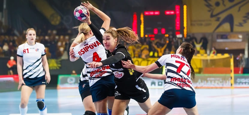 Швеция. Бывшая линейная "Ростов-Дона" Анна Лагерквист может провести остаток нынешнего сезона в "Севехофе" или "Луги"