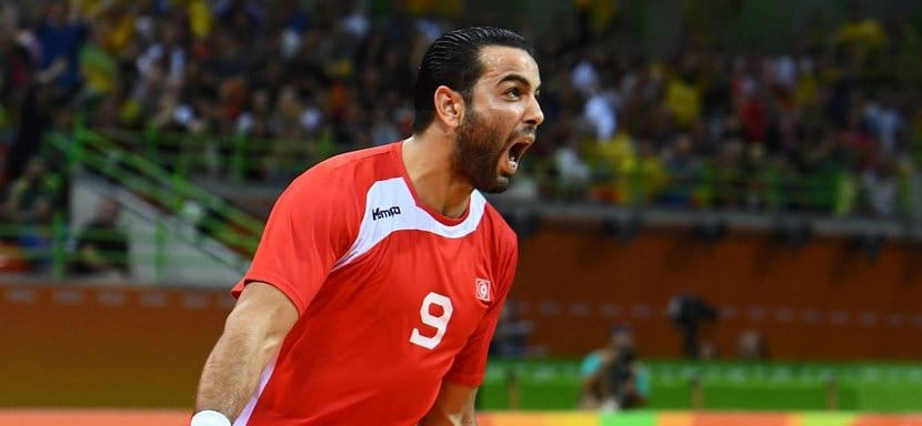 32-летний правый полусредний сборной Туниса Амин Баннур, покинувший "Динамо" из Бухареста, стал игроком "Мудхара" из Саудовской Аравии