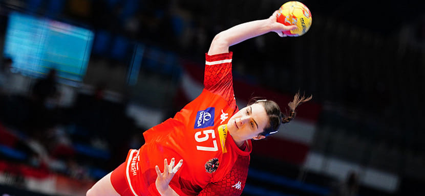 Женская бундеслига. Австрийская линейная "Тюрингера" Жозефин Хубер порвала "кресты". Ее соотечественница Петра Блажек покинула команду