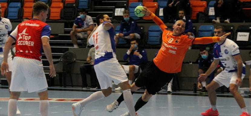 Швейцария. Белорус Антон Пракапеня дебютировал за "Амицитию" в матче с "Шаффхаузеном" и отметился одним голом