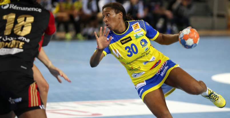 Правая крайняя французского "Меца" Айли Лучиано беременна. Клуб в поисках замены игроку