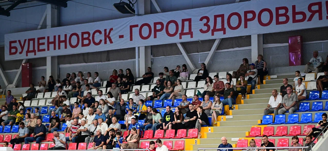 В Будённовске зрители предпочли "Виктор" олимпийскому четвертьфиналу. И вряд ли пожалели