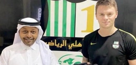 Сербский игрок задней линии Неманья Младенович перешел в катарский "Аль-Ахли"