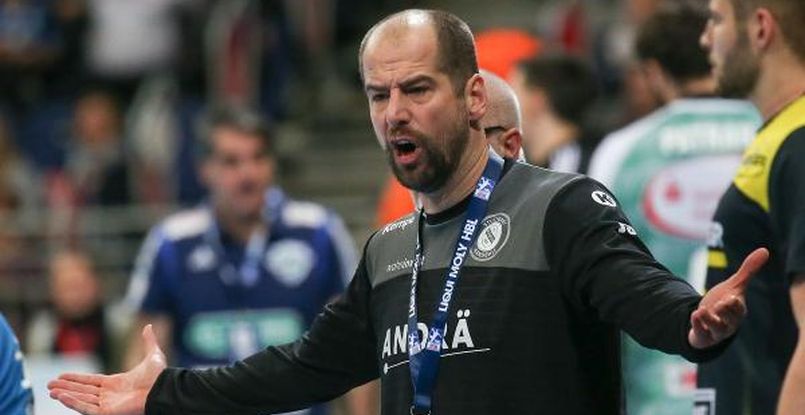 Бундеслига. Главный тренер и директор "Штутгарта" Юрген Швайкардт: "Уверен, в финансовом плане мы сумеем пережить новый сезон"