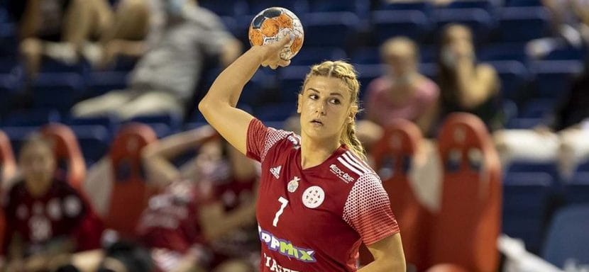 Венгрия. Полусредняя "Дебрецена" Александра Вукайлович травмировала колено. Из "Бекешчабы" вернулась Панна Вамоши