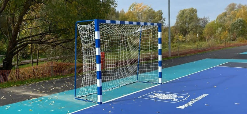 Россия. Группа компаний "Дело" вместе с компанией "Сибур" построили в Казани центр уличного гандбола и баскетбола