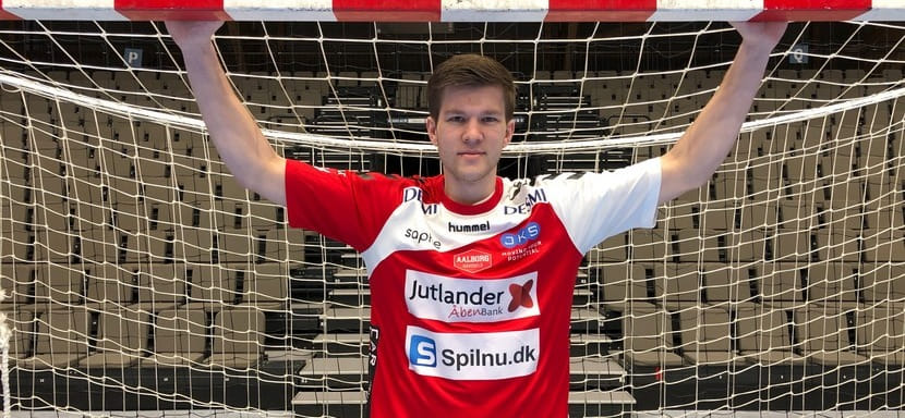 ЧЕ-2022. Голкипер Симон Гаде из "Ольборга" вызван в сборную Дании из-за проблем со здоровьем у Эмиля Нильсена из "Нанта"