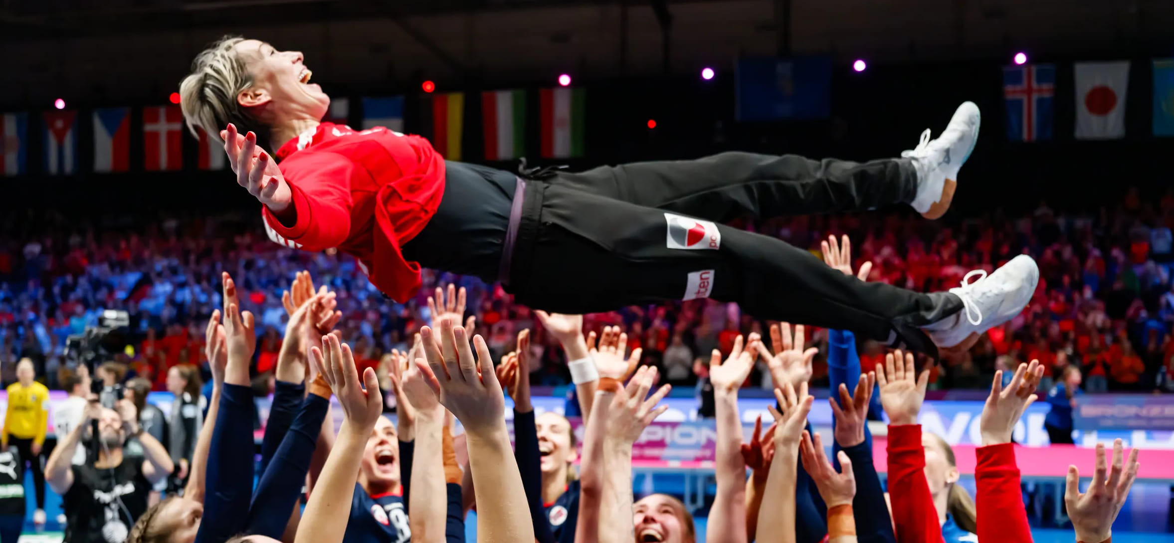 Катрин Лунде: "Пока у меня нет больших планов. Я не знаю, буду ли играть в гандбол еще или остановлюсь сейчас"