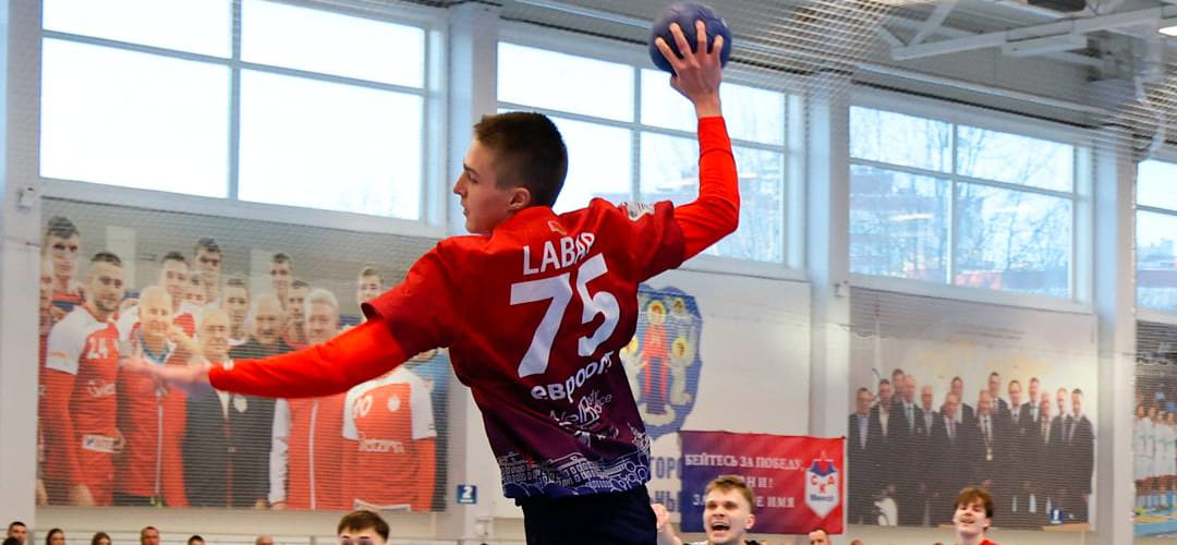 Минский СКА на своей площадке одержал победу над "Машекой" в матче чемпионата Беларуси. У Кирилла Рабчинского 9 голов