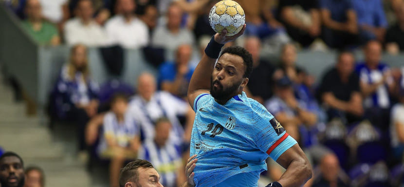 Лига чемпионов. "Загреб" Дибирова сокрушил "Кольстад", "Веспрем" Косоротова и Вайлупова уступил "Гудме", "Барса" была сильнее "Порту"