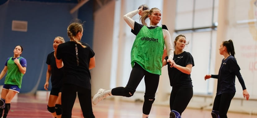 В женском чемпионате России сегодня состоится один матч: московский ЦСКА принимает новороссийскую "Черноморочку"