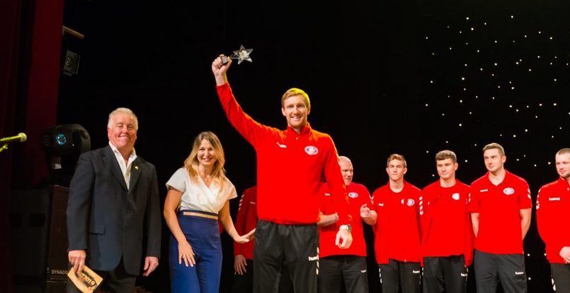 Украина. Гандбольный клуб "Мотор" получил премию "SPORT STAR" и стал лучшей мужской командой в игровых видах спорта в своем регионе