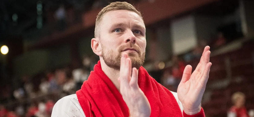 "Веспрем" обыграл "Хабнарфьордюр" в прощальном матче легенды исландского гандбола Арона Палмарссона