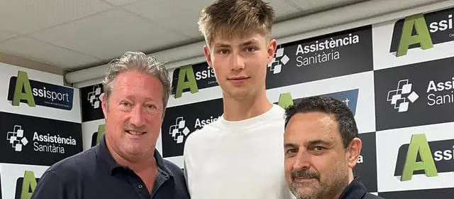 "Барселона" подписала трёхлетний контракт с 17-летним левым полусредним "Истада" Ханнесом Нильссоном