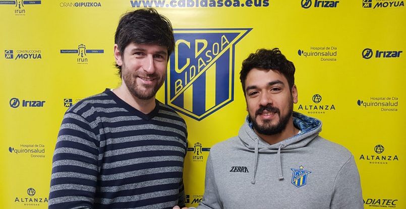 Испания. Полусредний сборной Чили Родриго Салинас продлил контракт с "Бидасоа"