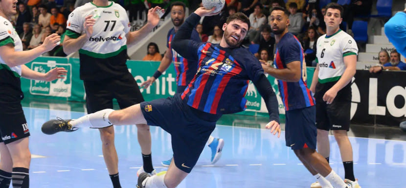 Испания. "Барселона" разгромила в гостях "Сисне", "Логроньо" Маркелова оступился в игре с "Анайтасуной" и другие результаты дня