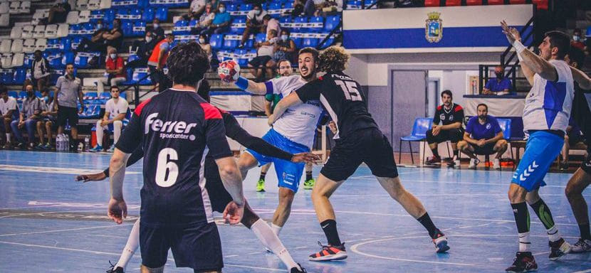 Испания. У одного из игроков "Синфина" положительный тест на коронавирус. Команда ушла на карантин