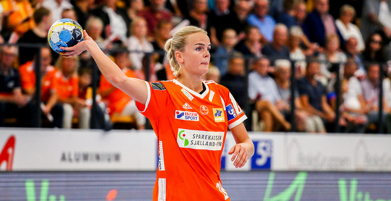Женская бундеслига. Капитан сборной Дании Стине Йоргенсен продолжит карьеру в "Битигхайме". Контракт рассчитан на два года